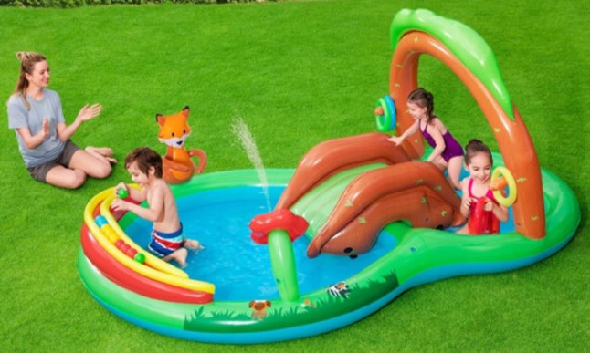 בריכה מתנפתח עם מגלשה לילדים